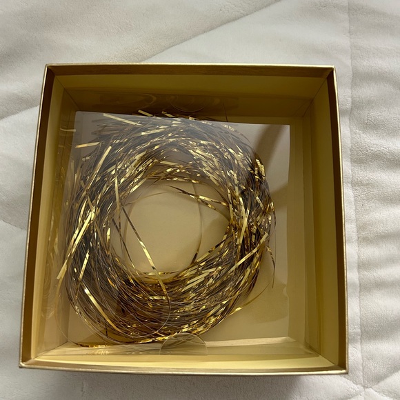 Empty box - Picture 3 of 6